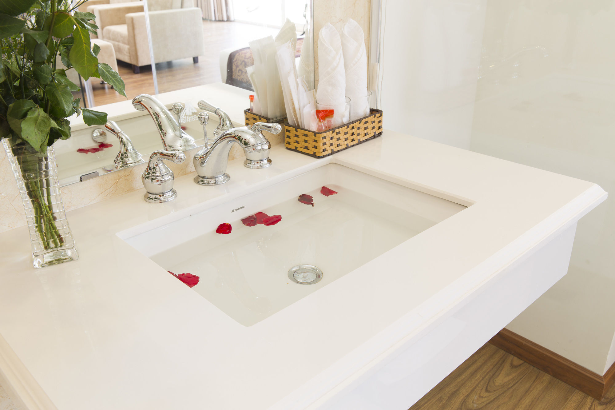 Фото Paris Nha Trang Hotel & Apartment