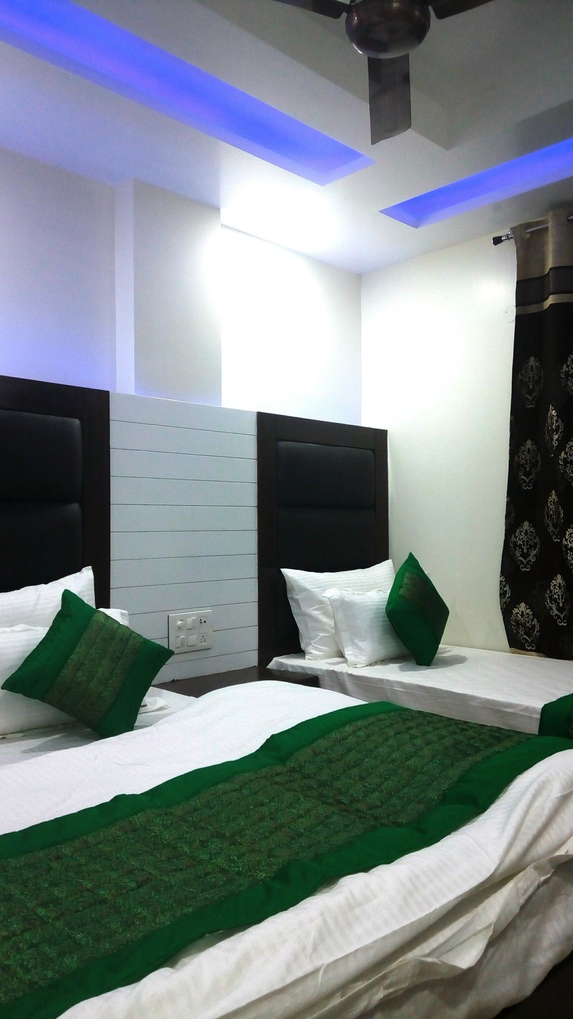 Фото Hotel Tashkent Palace