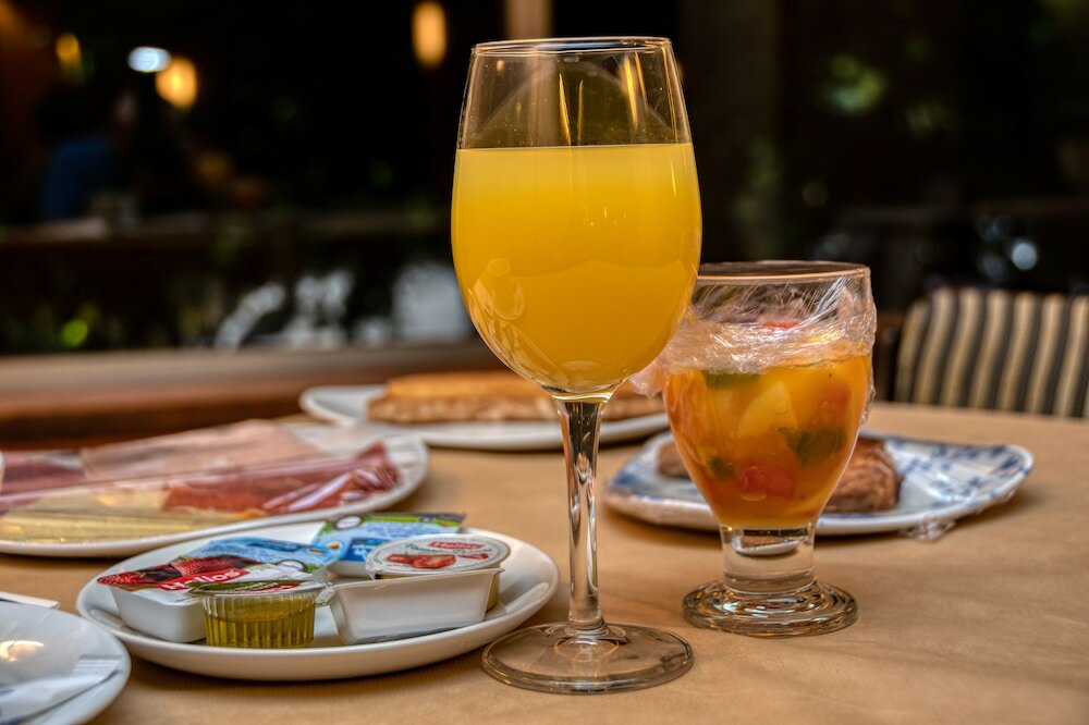 Фото Hotel Castilla Vieja