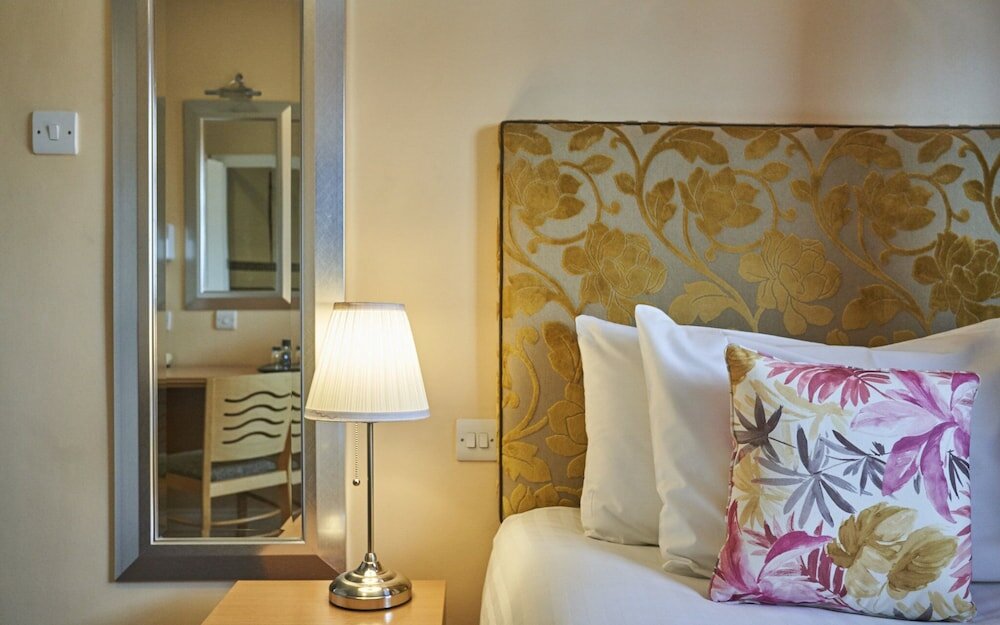 Фото Antoinette Hotel Wimbledon