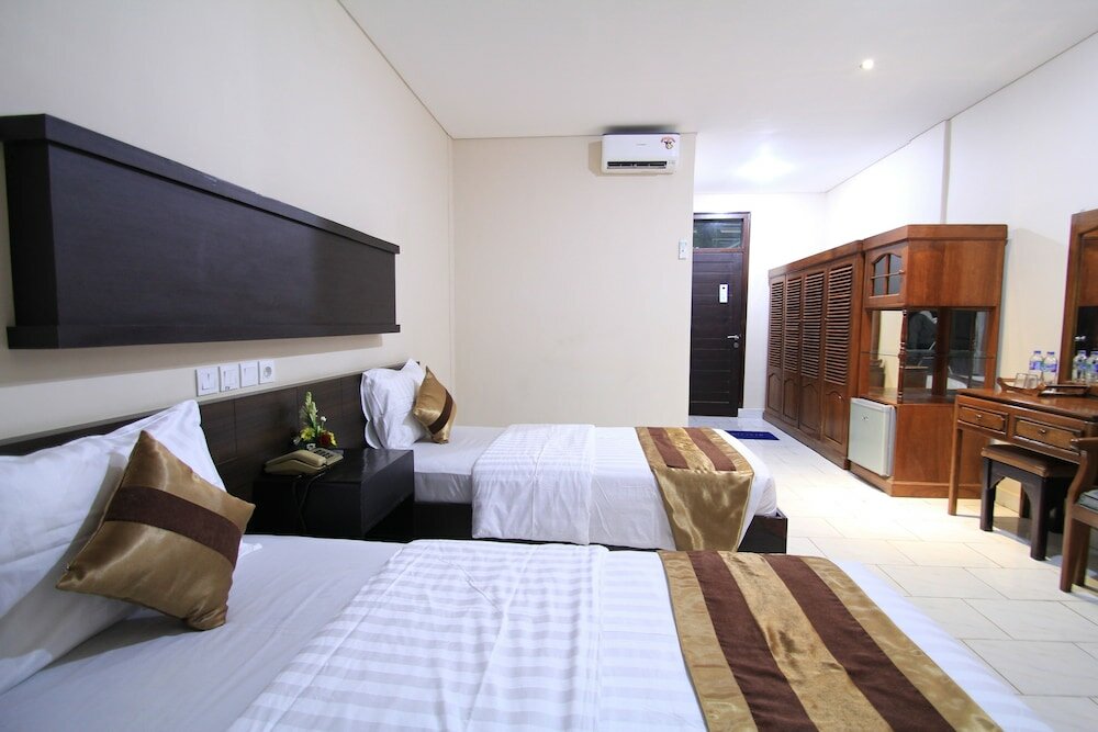 Фото Bakung Beach Resort