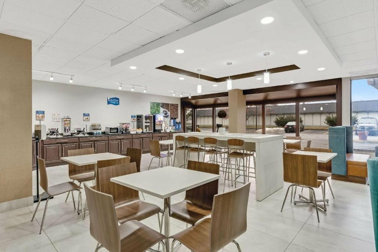 Фото Clarion Pointe Near Erie Casino