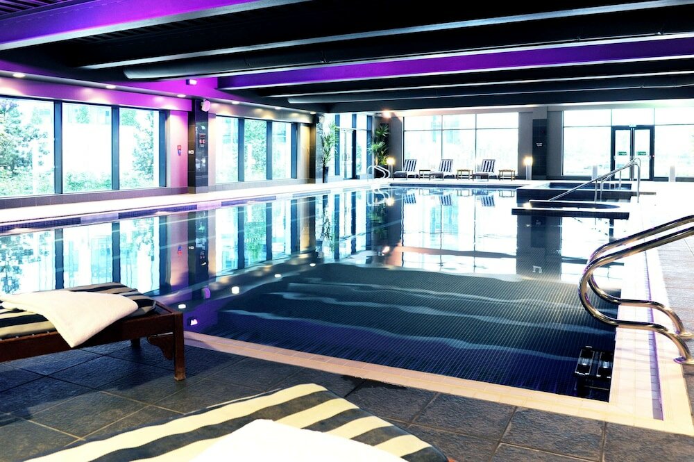 Фото Village Hotel Leeds South