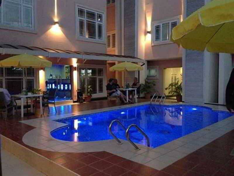 Гостиница GrandBee Suites в Лагосе