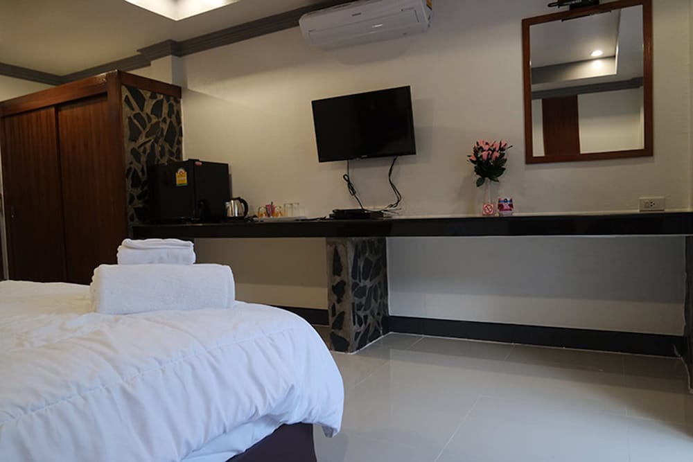 Фото Cha Am Lodge Steakhouse