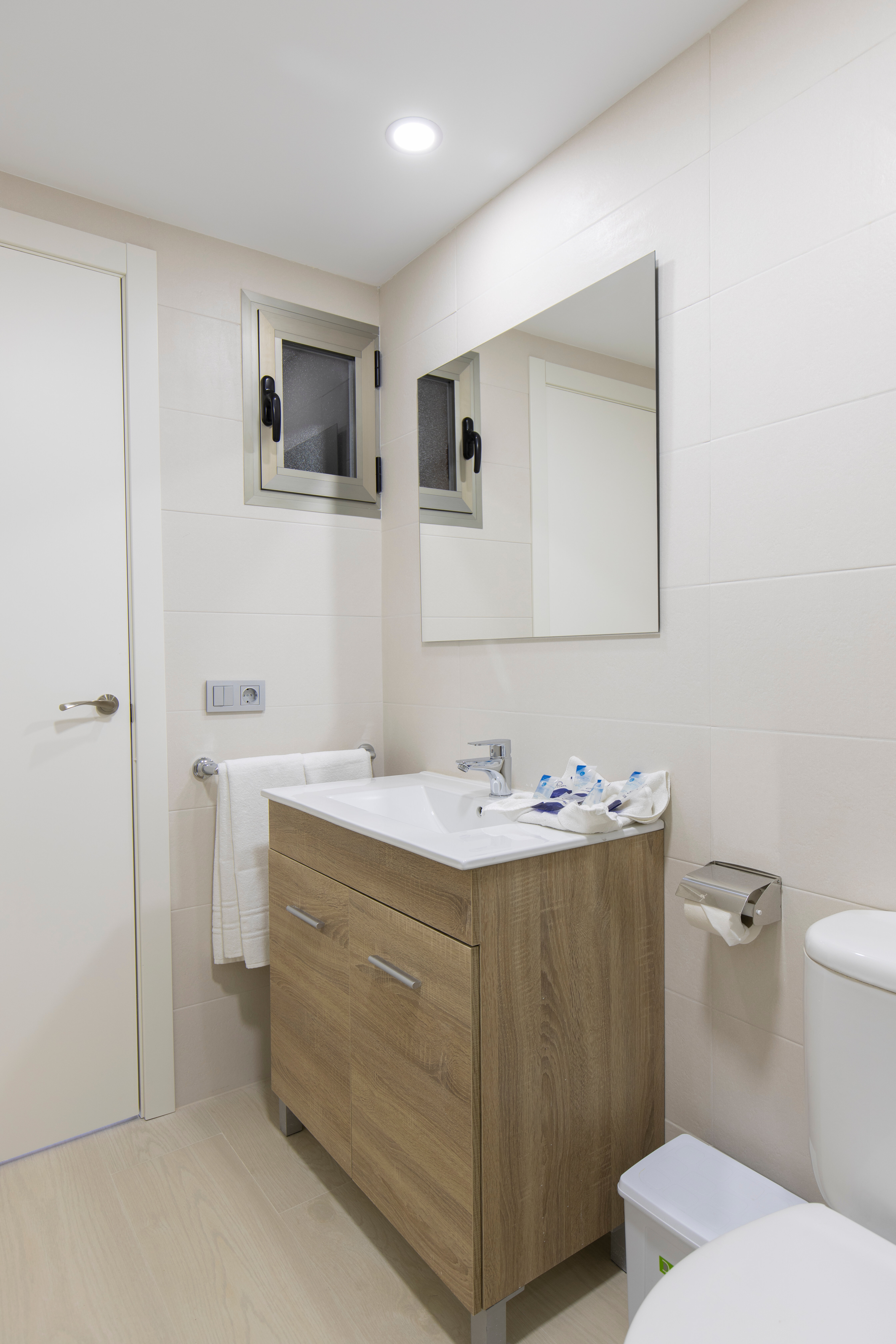 Фото Aparthotel BCL Levante Lux