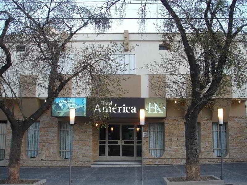 Гостиница Hotel América в Мендосе