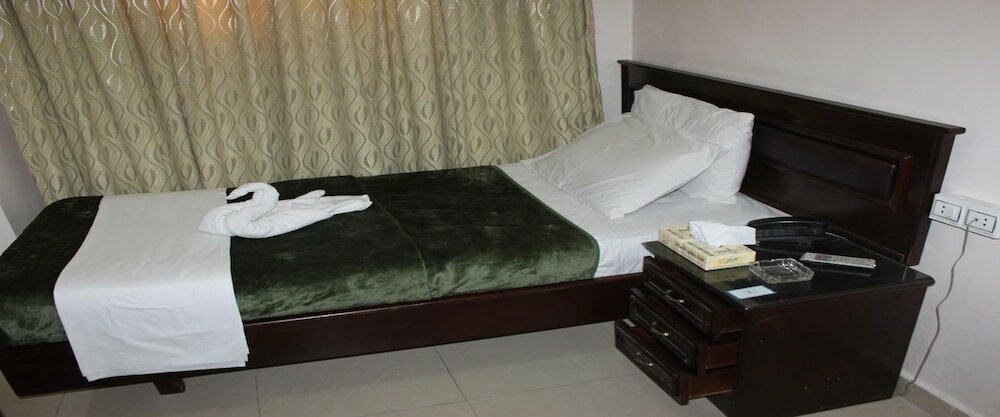 Фото Al Saleh Hotel