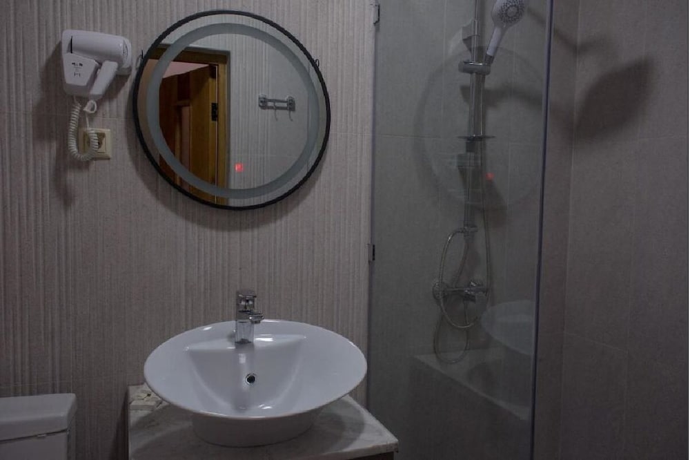 Фото 21 Rooms Hotel