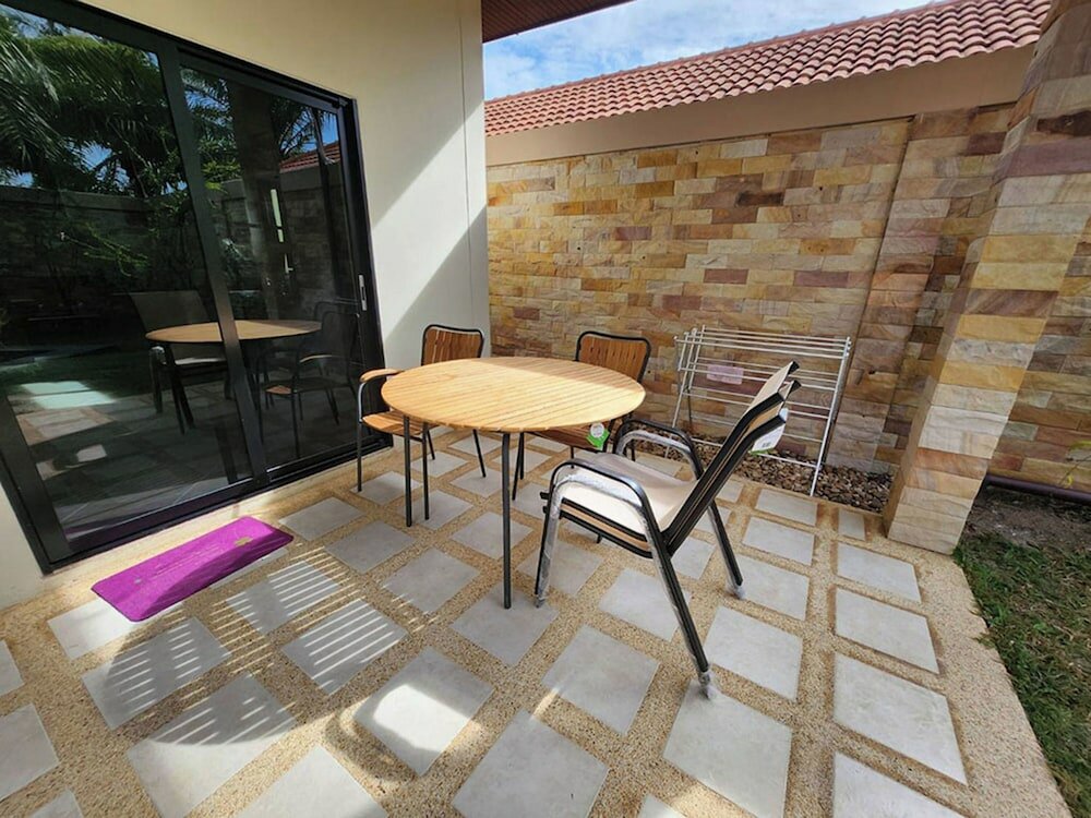 Фото Majestic Seaside Pool Villa