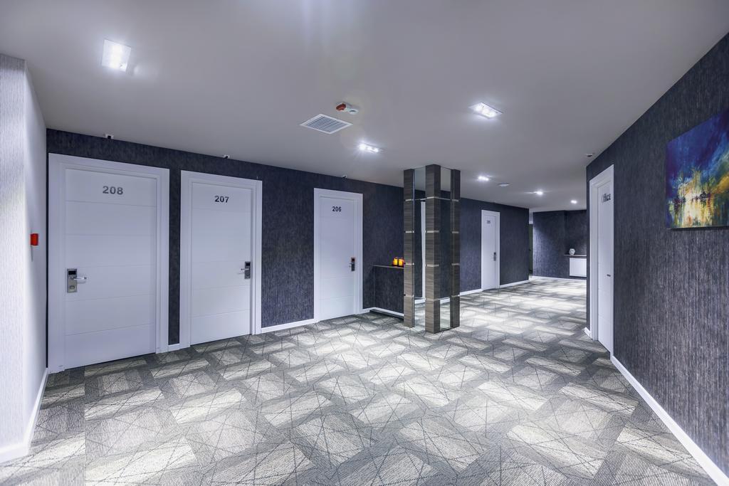 Фото  Parallel Hotel