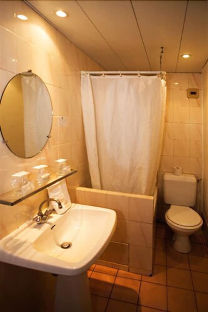 Фото Ibis Styles Paris Batignolles