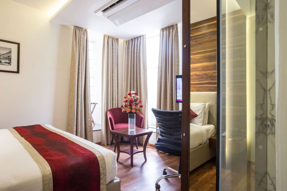 Фото Connaught Royale