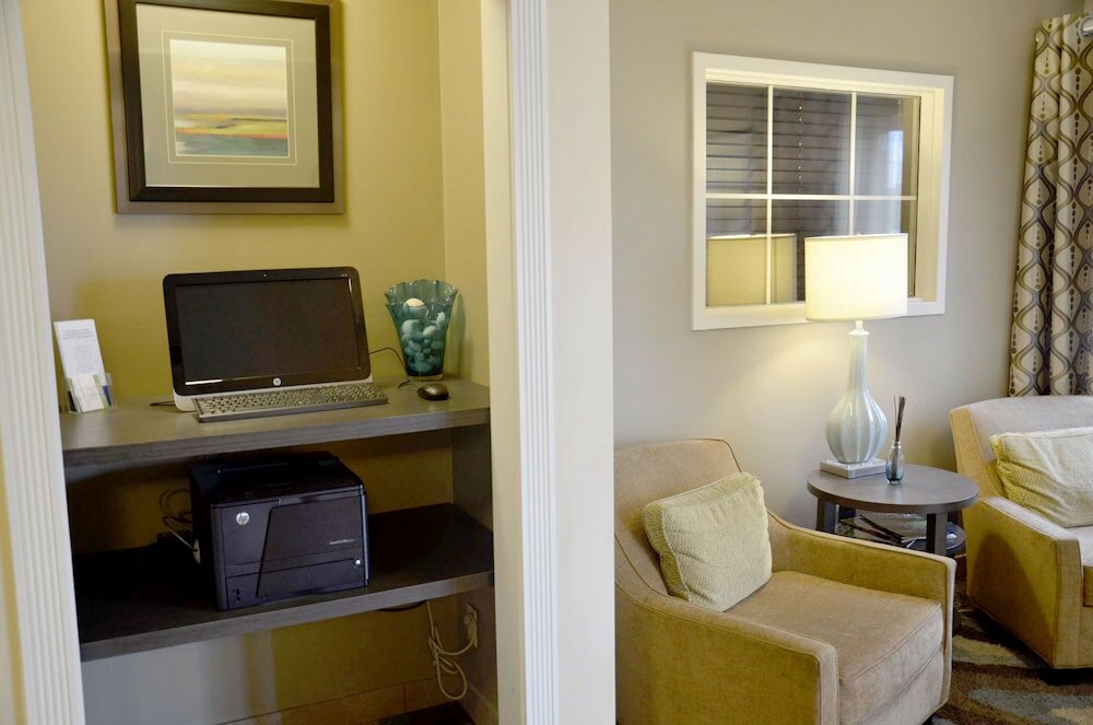 Фото Sonesta Simply Suites Detroit Warren