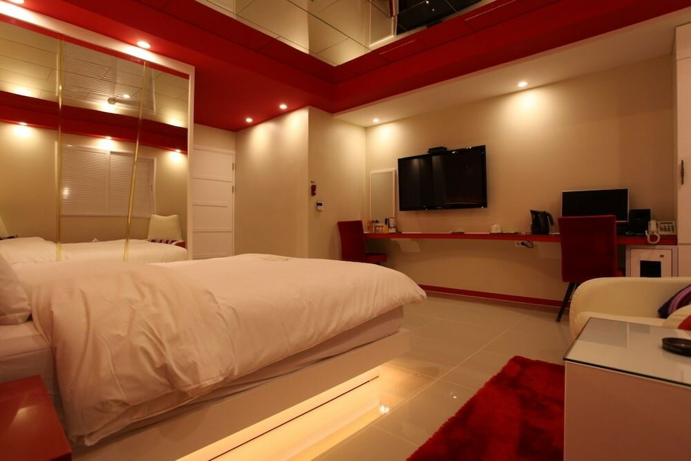 Фото S-Petite Hotel