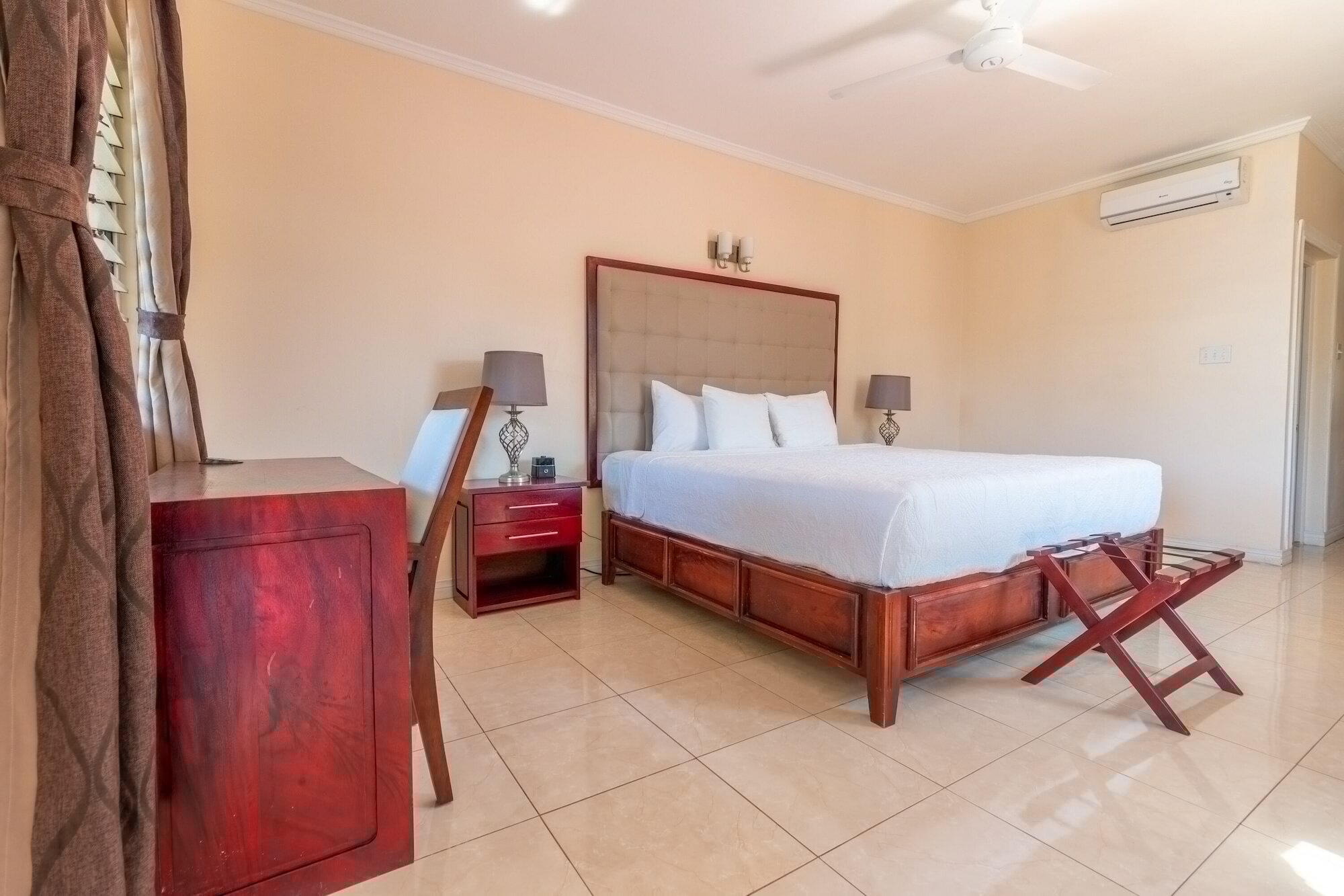 Фото Travellers Beach Resort