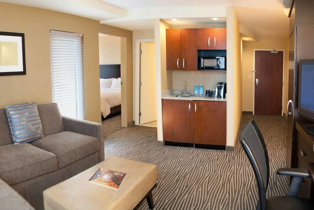 Фото Courtyard by Marriott Seattle Bellevue/Downtown