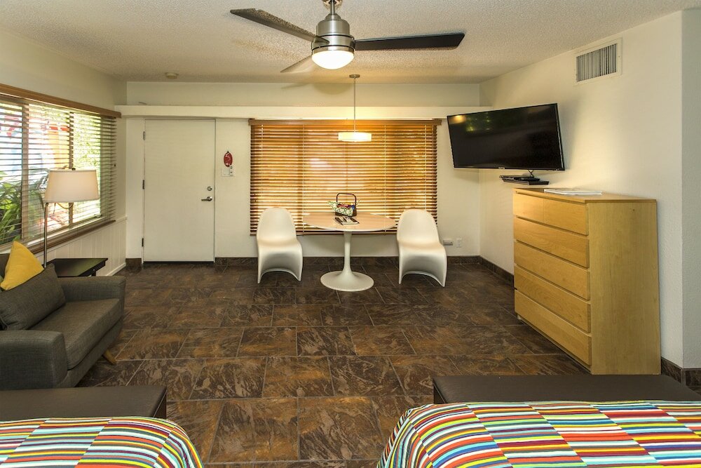 Фото Desert Riviera Hotel