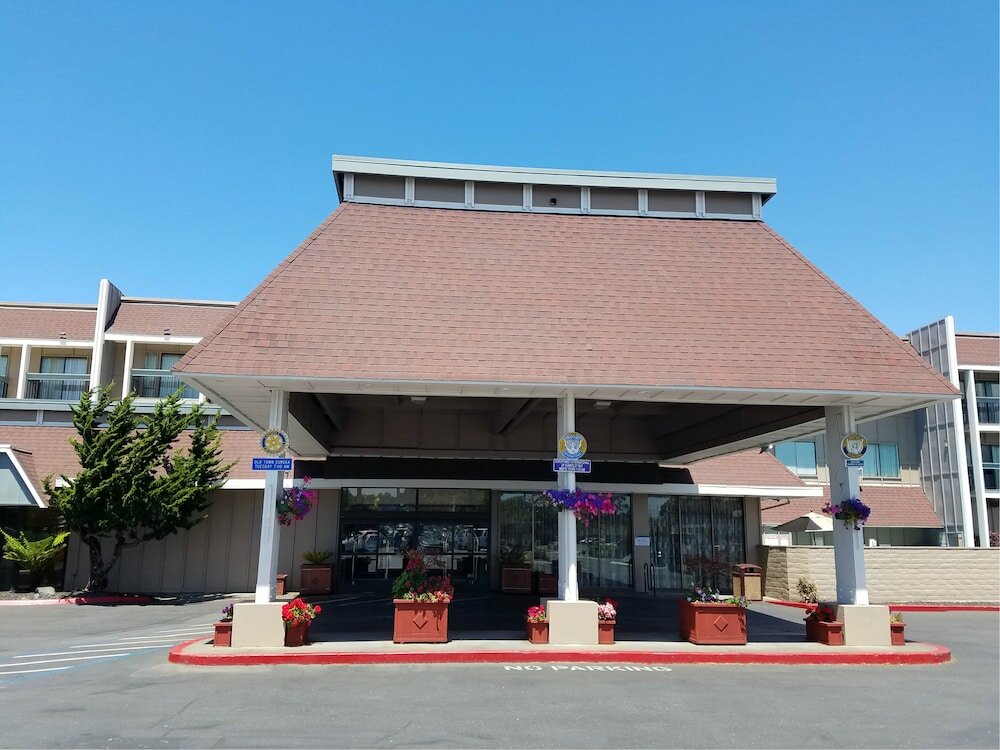 Фото Red Lion Hotel Eureka