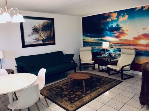 Гостиница Ebb Tide Resort Oceanfront в Помпано Бич