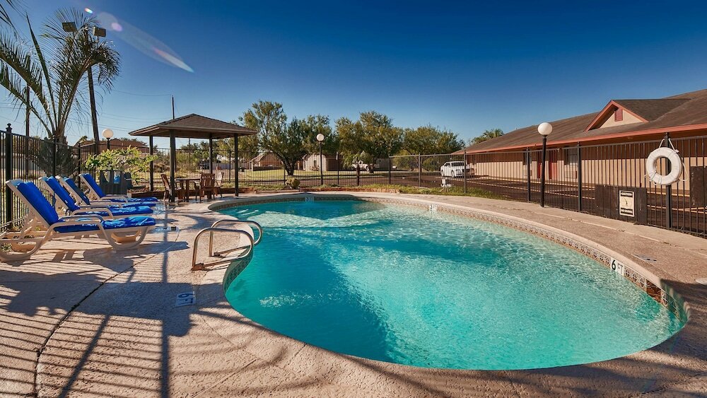 Фото SureStay Hotel by Best Western Zapata