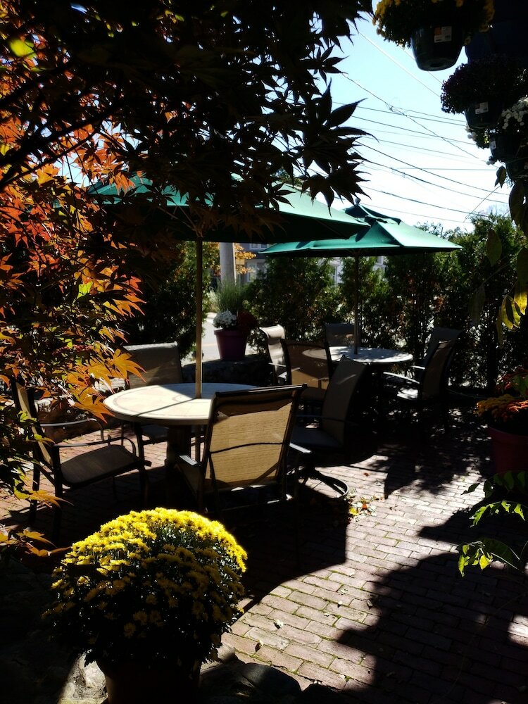 Фото Crescent Suites Hotel