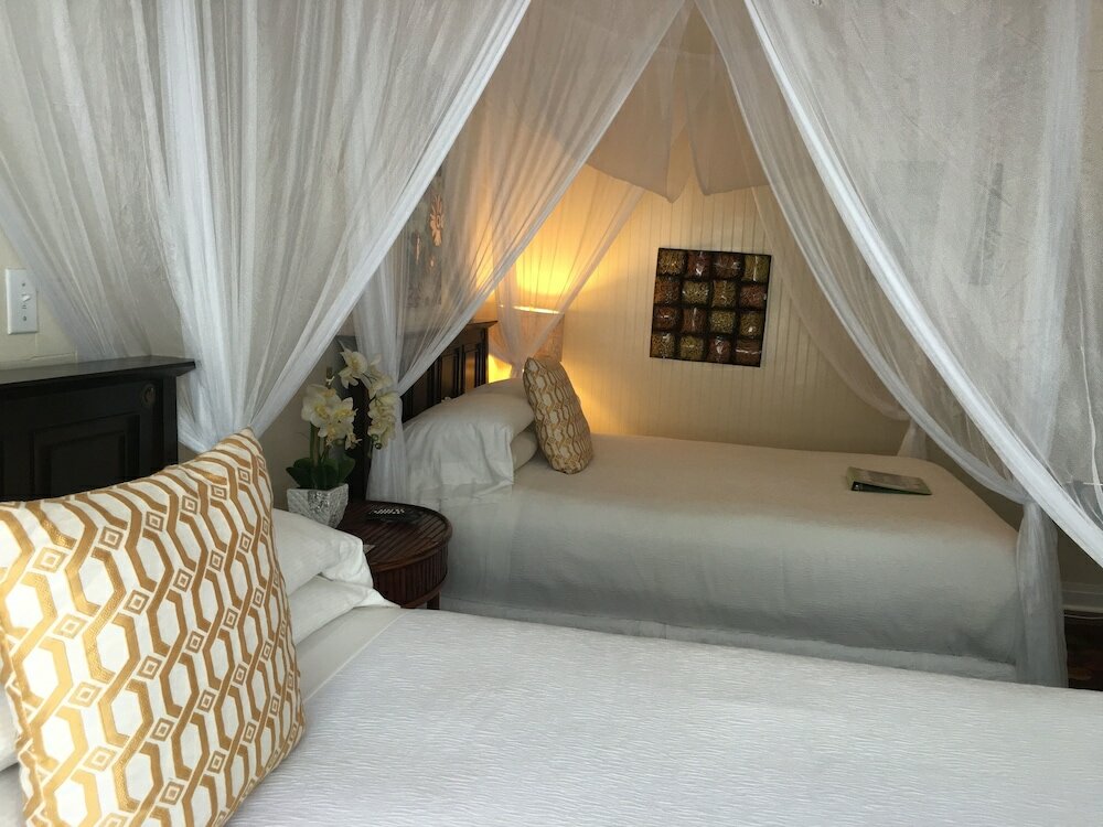 Фото The Guesthouses at Southernmost Beach Resort