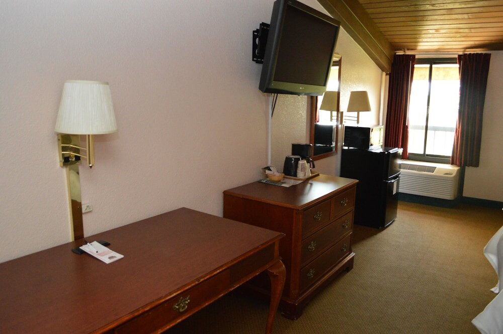 Фото Ontario Airport Inn