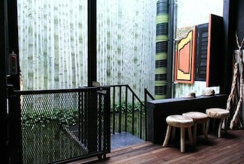 Фото The Happy 8 Retreat @ Old Town