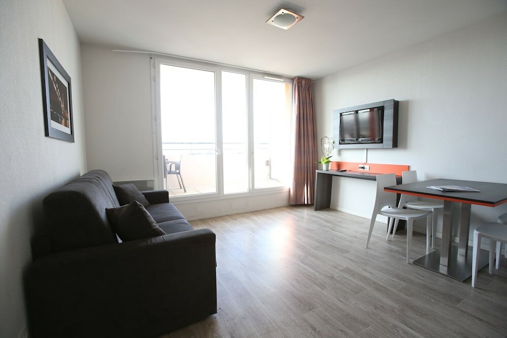 Фото Adonis Paris Sud