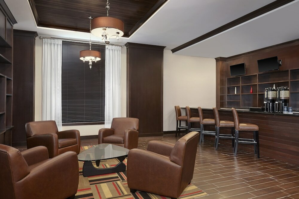 Фото Four Points by Sheraton Edmonton International Airport