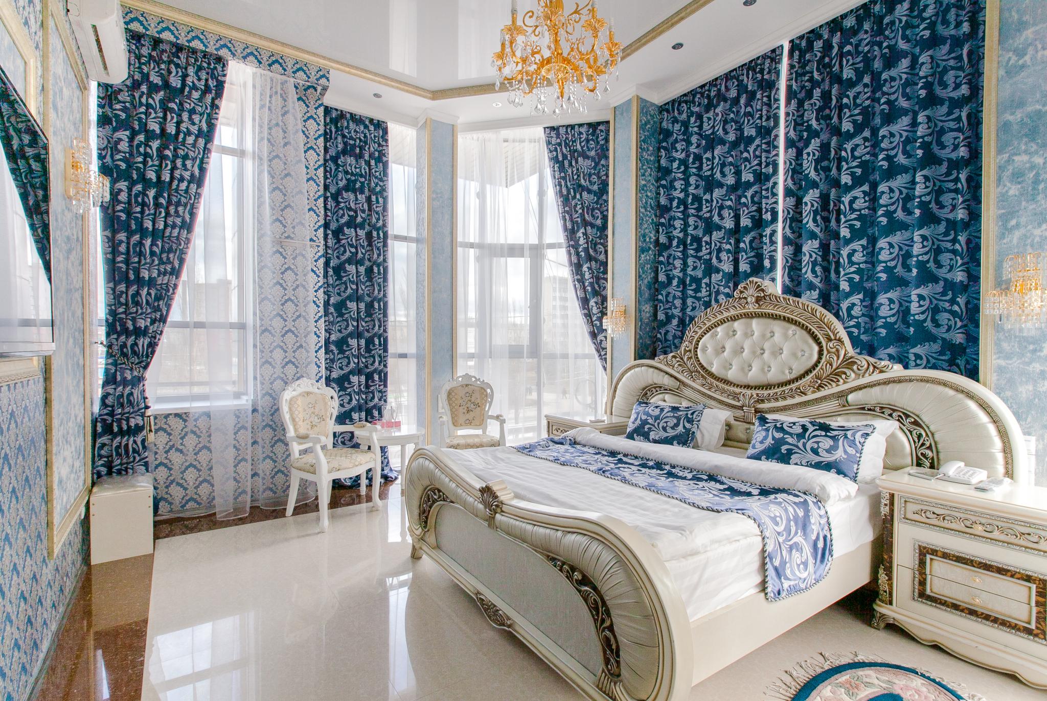 Фото Golden House