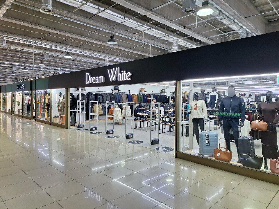 Clothing store Dream White, Almaty, photo