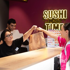 Sushi Wok (Yerevan, Bagratunyats Street, 24) ، خدمة توصيل الطعام