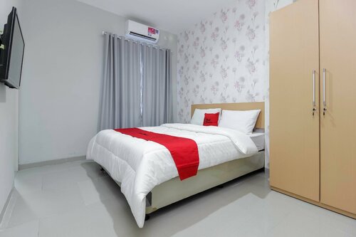 Гостиница RedDoorz Syariah near Metropolitan Mall Bekasi в Бекаси