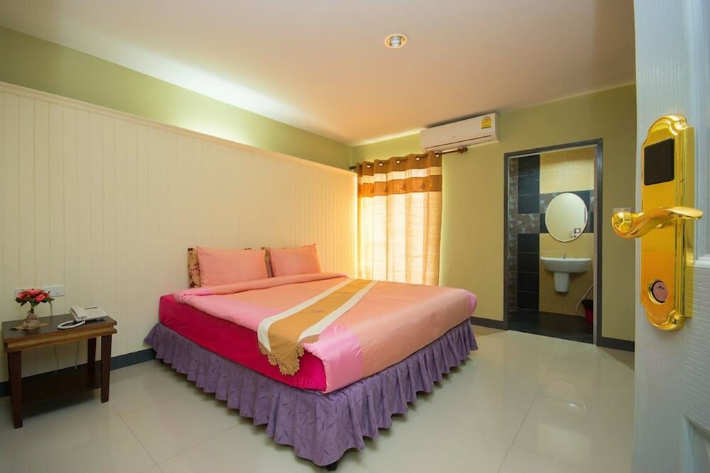 Фото The Corner Hotel - Adults Only