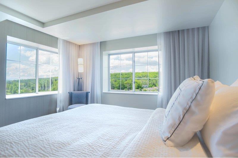 Фото Courtyard by Marriott Lenox Berkshires