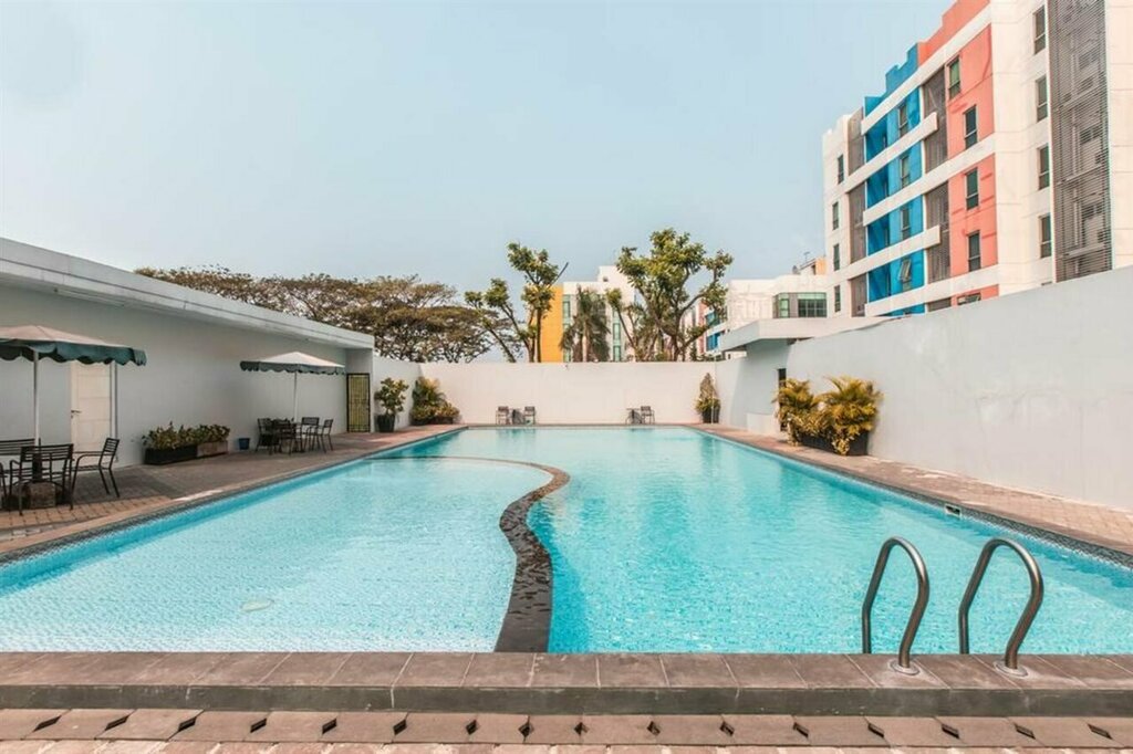 Hotel Oyo Flagship 1170 The Habitat Karawaci, Earth, photo