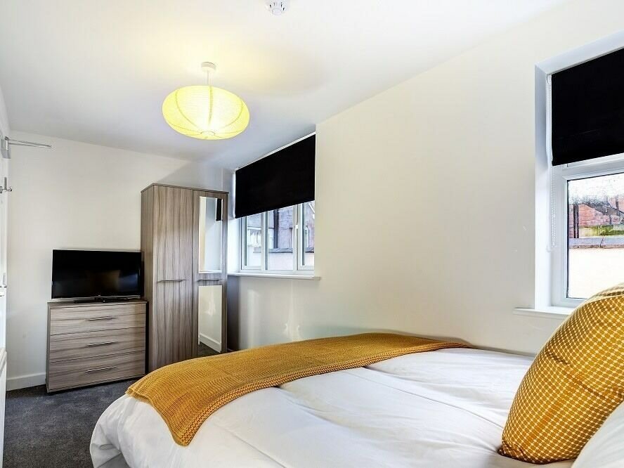 Фото Townhouse Plus @ 166 Edleston Road Crewe