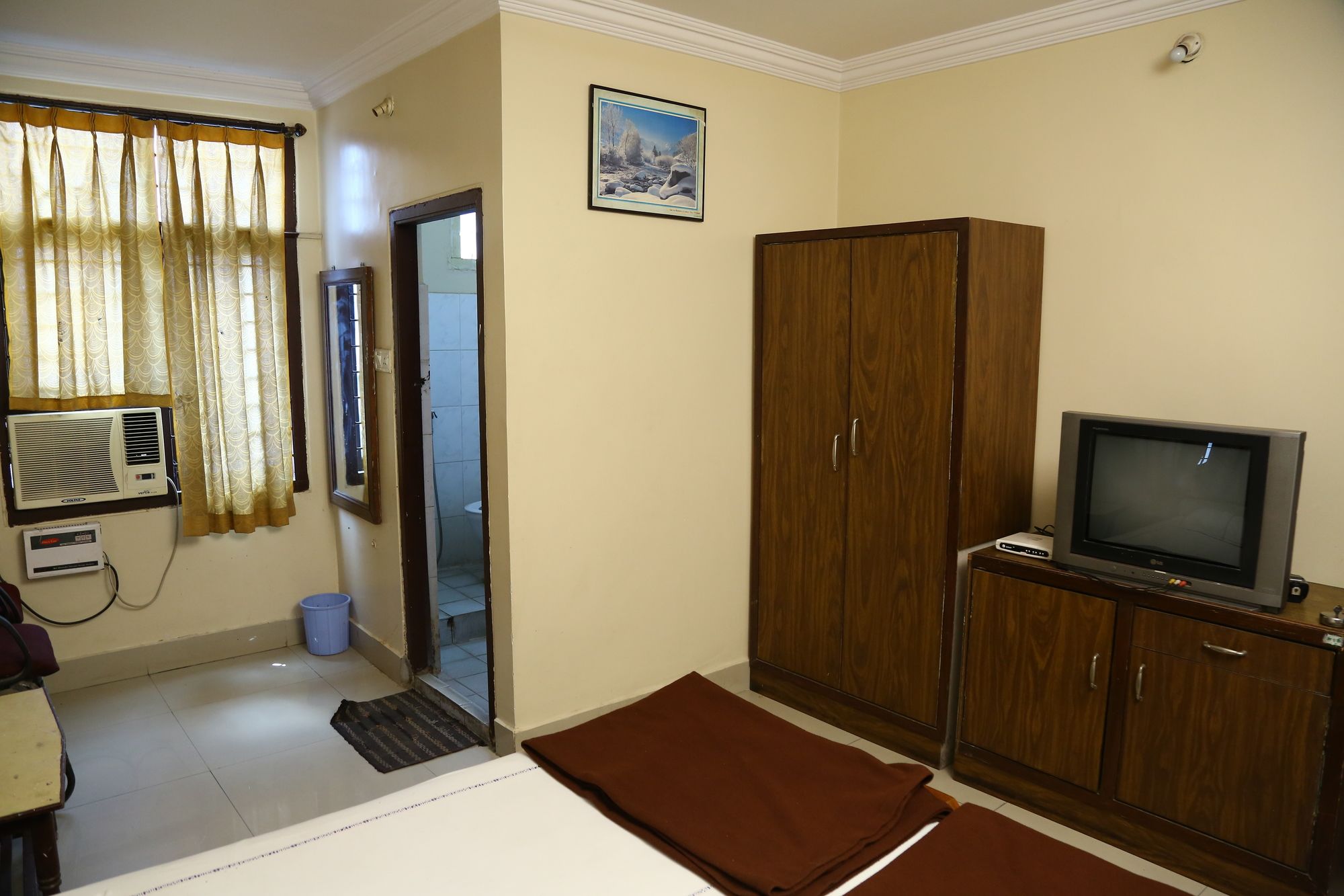 Фото Sri Sai Krishna Deluxe Lodge