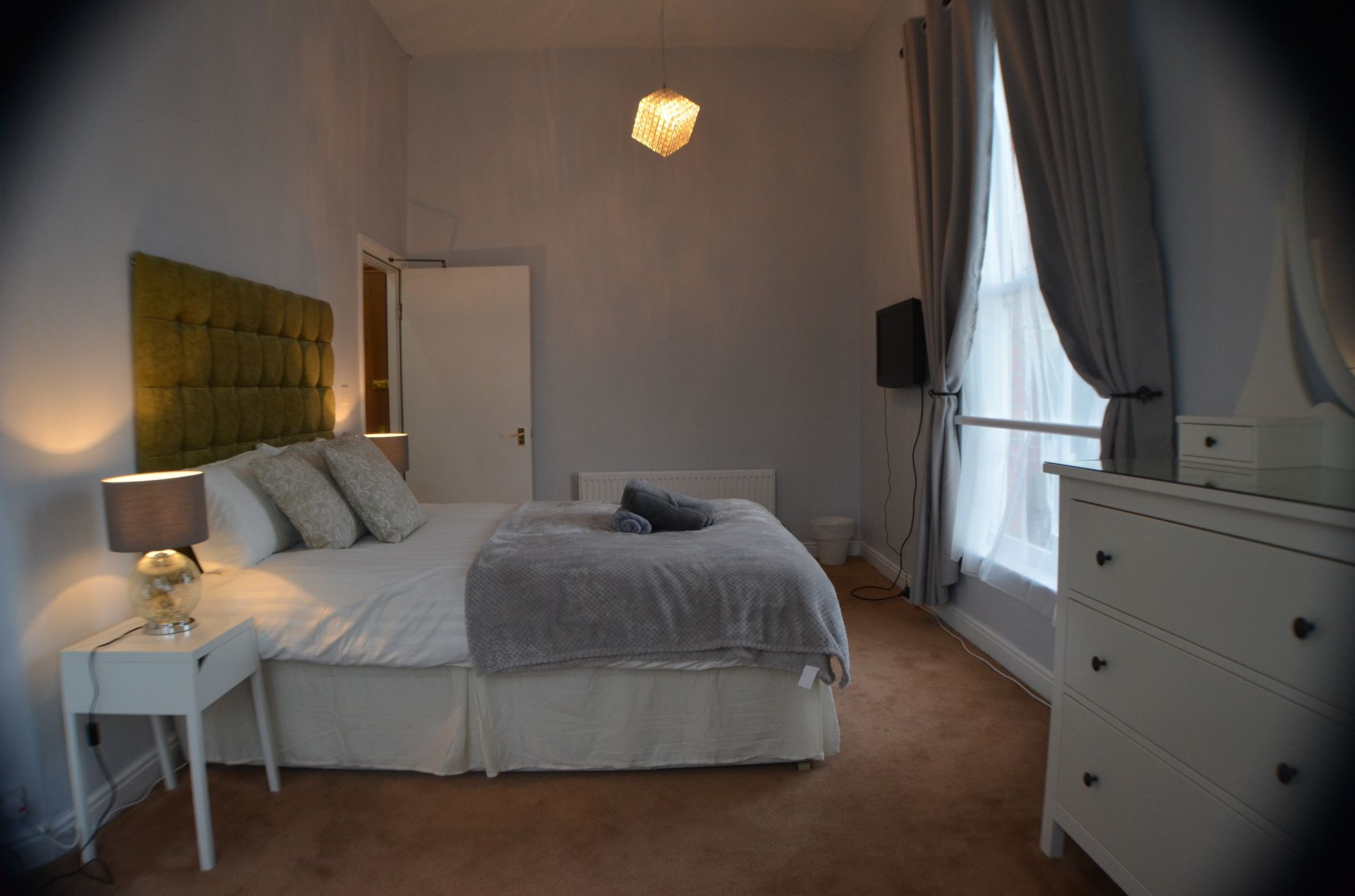 Фото Queens Guesthouse Manchester