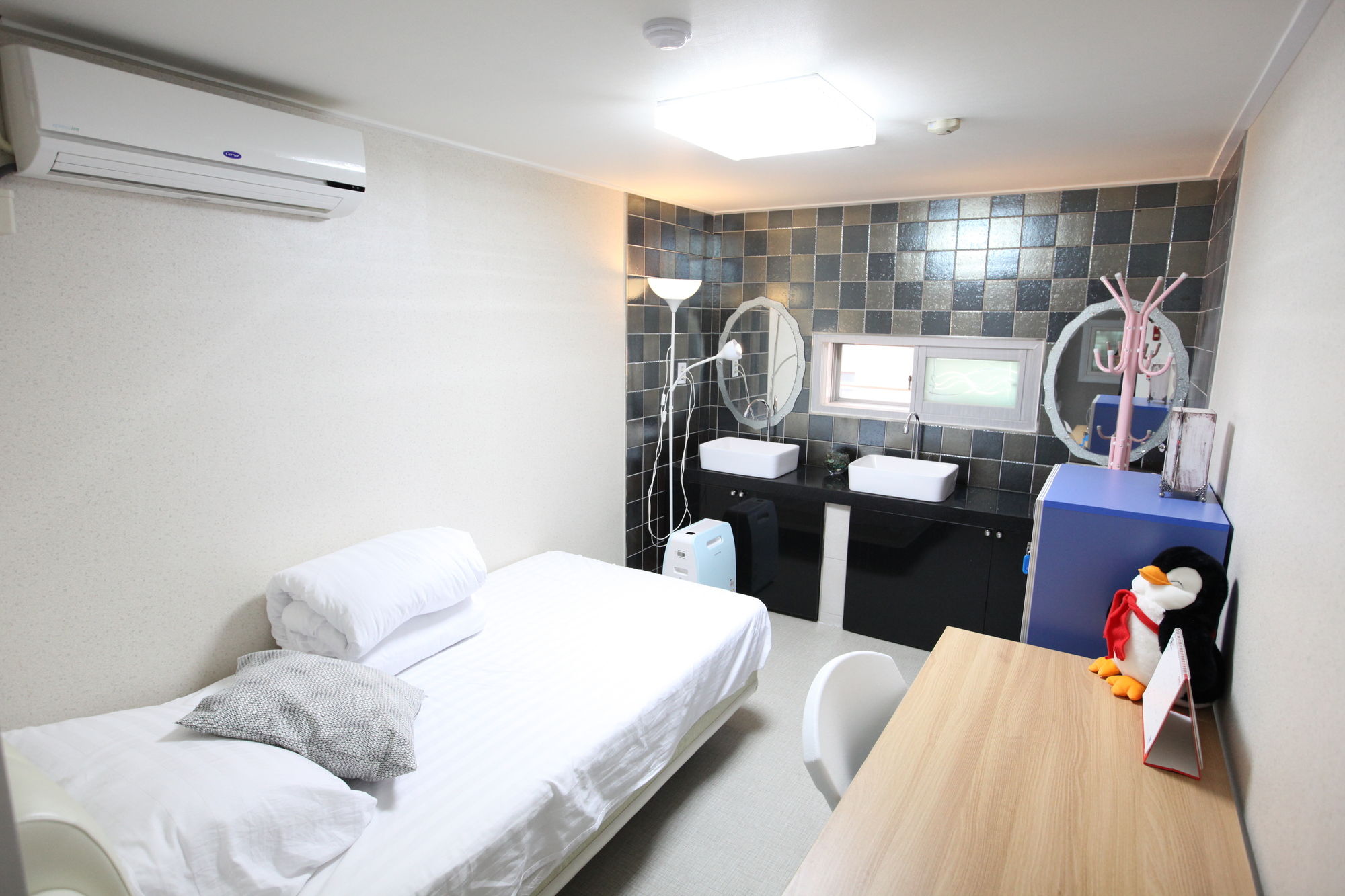 Фото Lombard House - Hostel