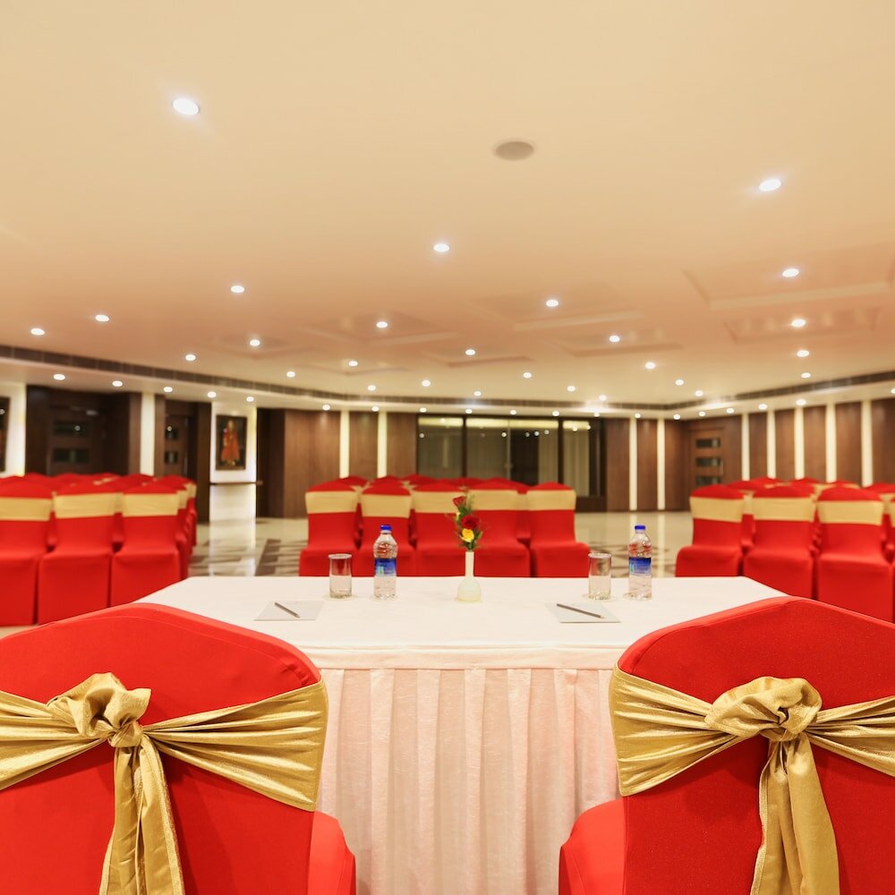 Фото Golden Tulip Jaipur