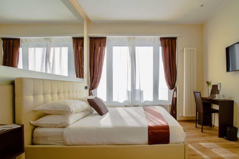 Фото Aiello Rooms - San Babila