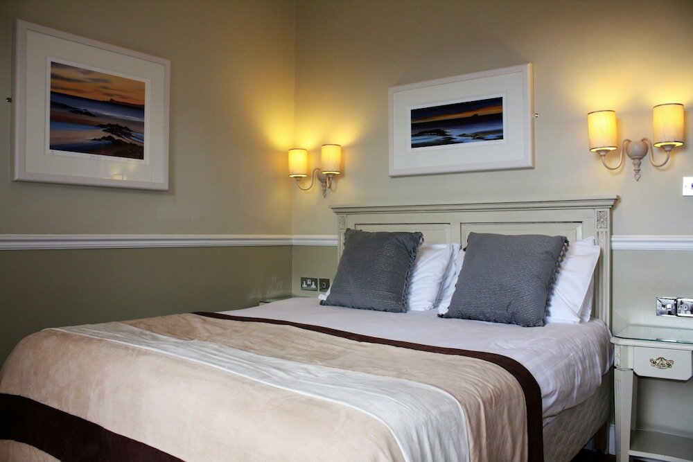 Фото The Haymarket Lairg Hotel