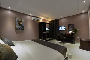 لافونتين الشروق سويتس (جدة, حي السامر, شارع الاجواد, JDSD4197) ، فندق