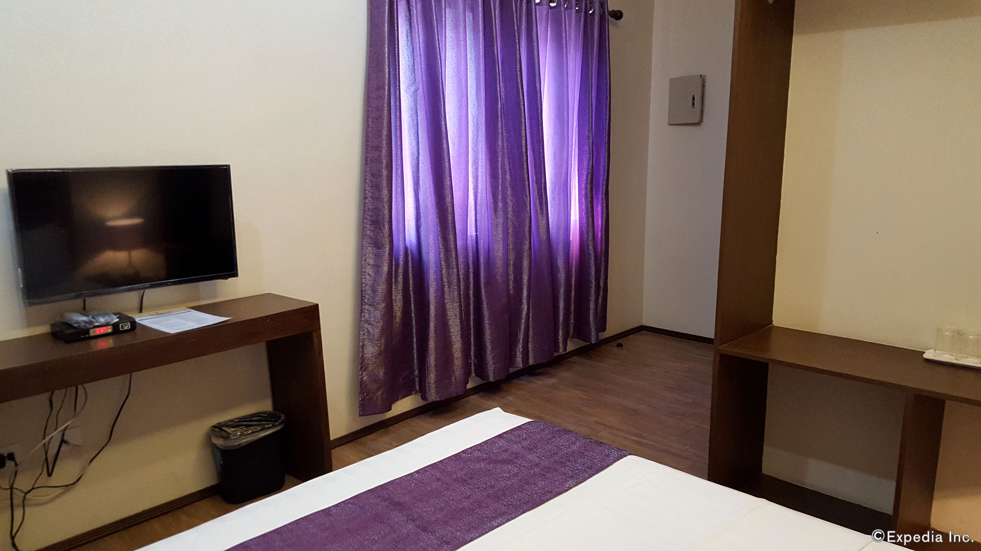 Фото Golden Gate Suites