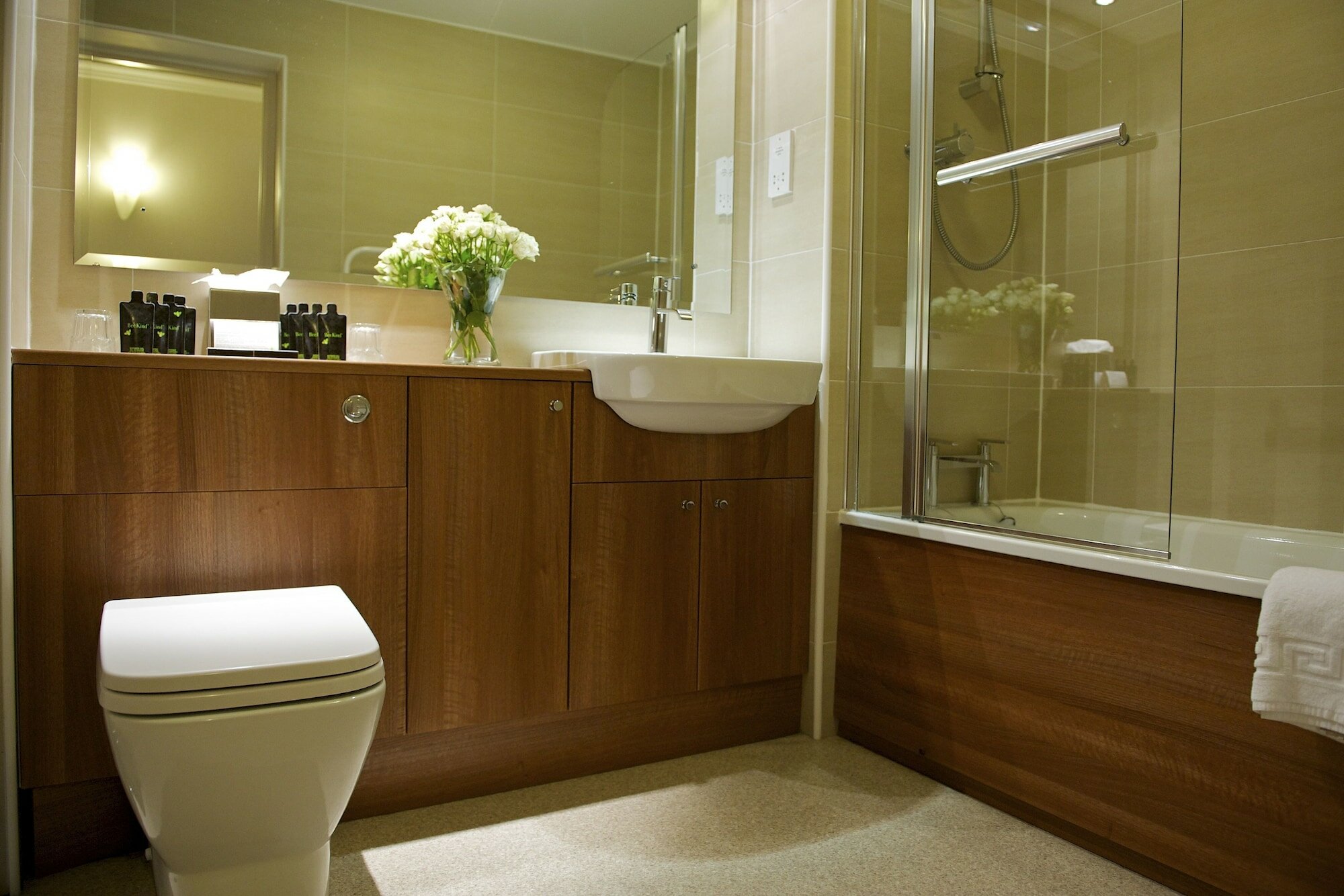 Фото The Knight Residence Apartments by Mansley