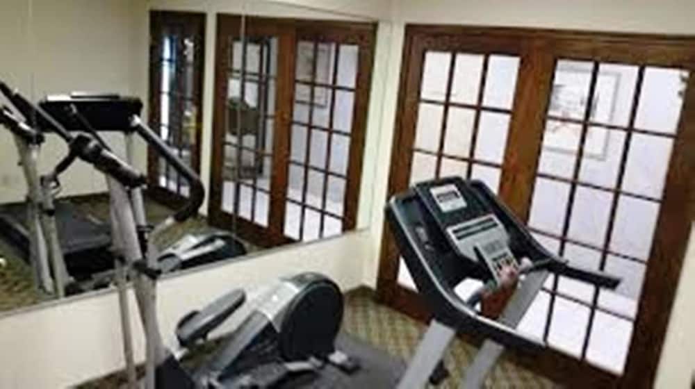 Фото Days Inn by Wyndham Amarillo East