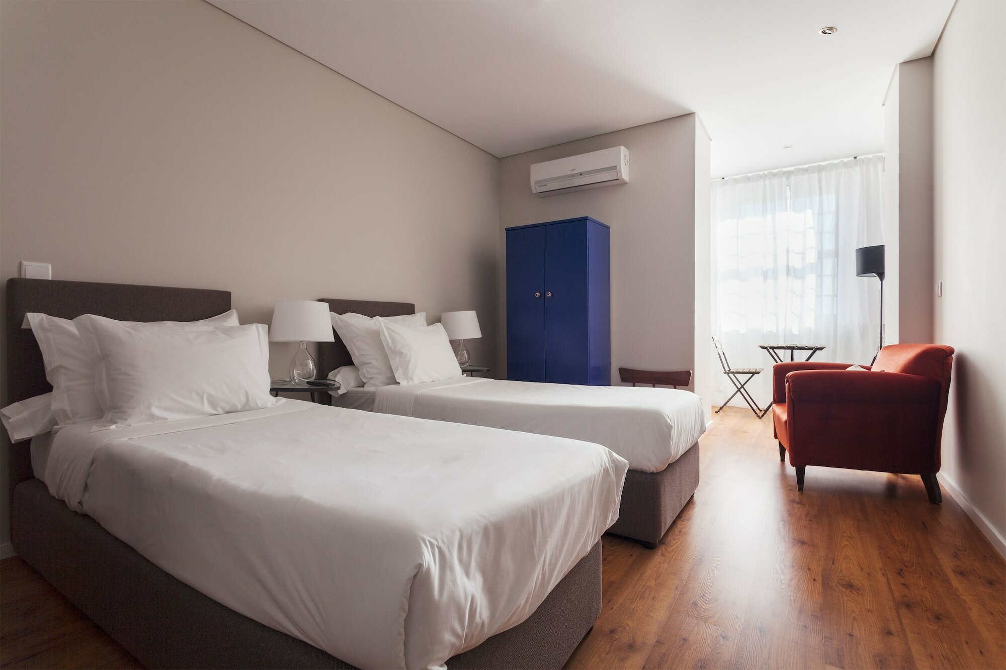 Фото B The Guest Downtown